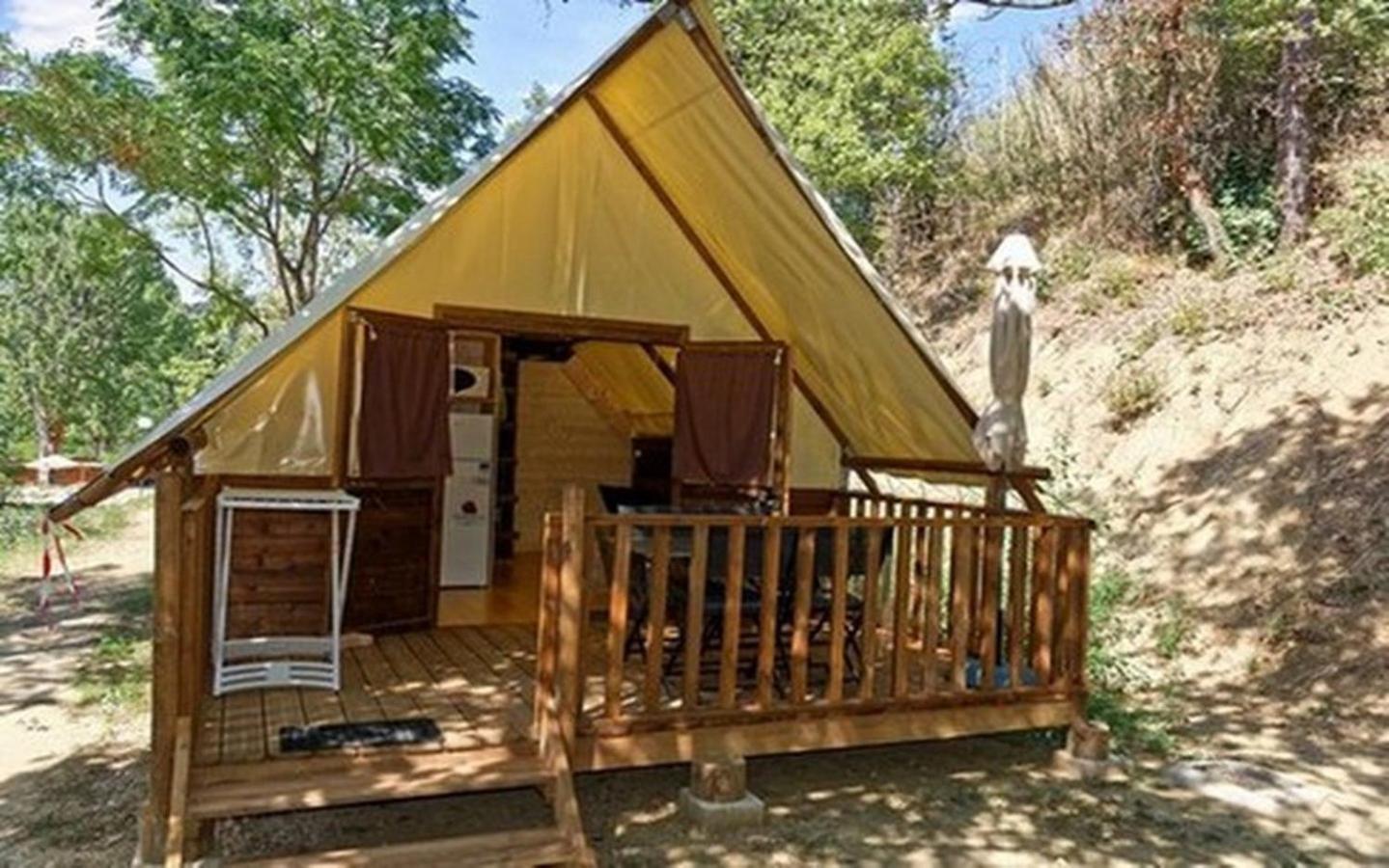 Camping Les Rives Du Lac De Vinca 외부 사진