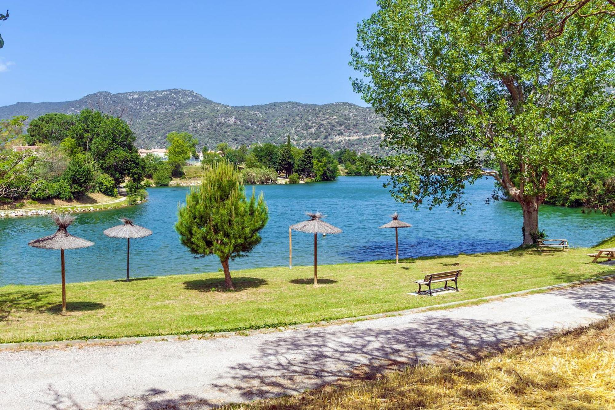 Camping Les Rives Du Lac De Vinca 외부 사진